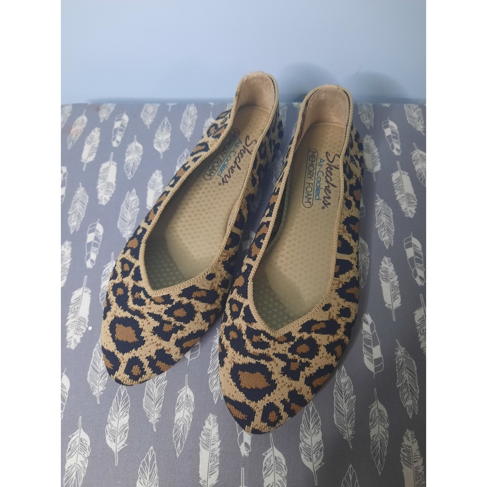 Skechers Cleo Bewitched Leopard Print Ballet Flats Air-Cooled Memory Foam Sz 8.5